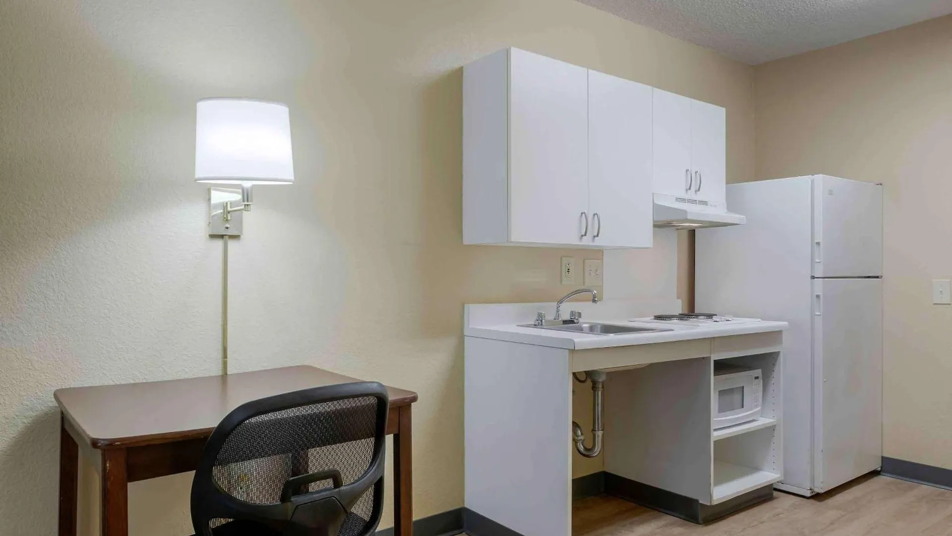 Extended Stay America Select Suites - Phoenix - Deer Valley